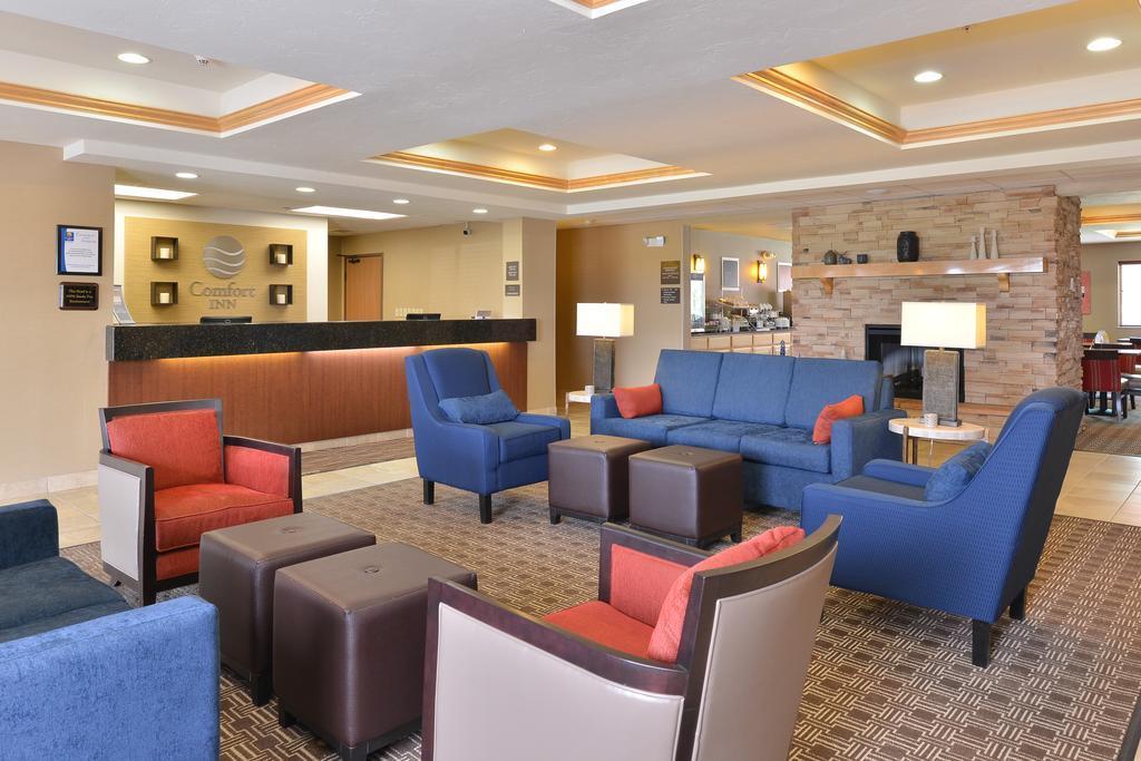 コンフォート イン エバンズヴィル キャスパー Evansville エクステリア 写真