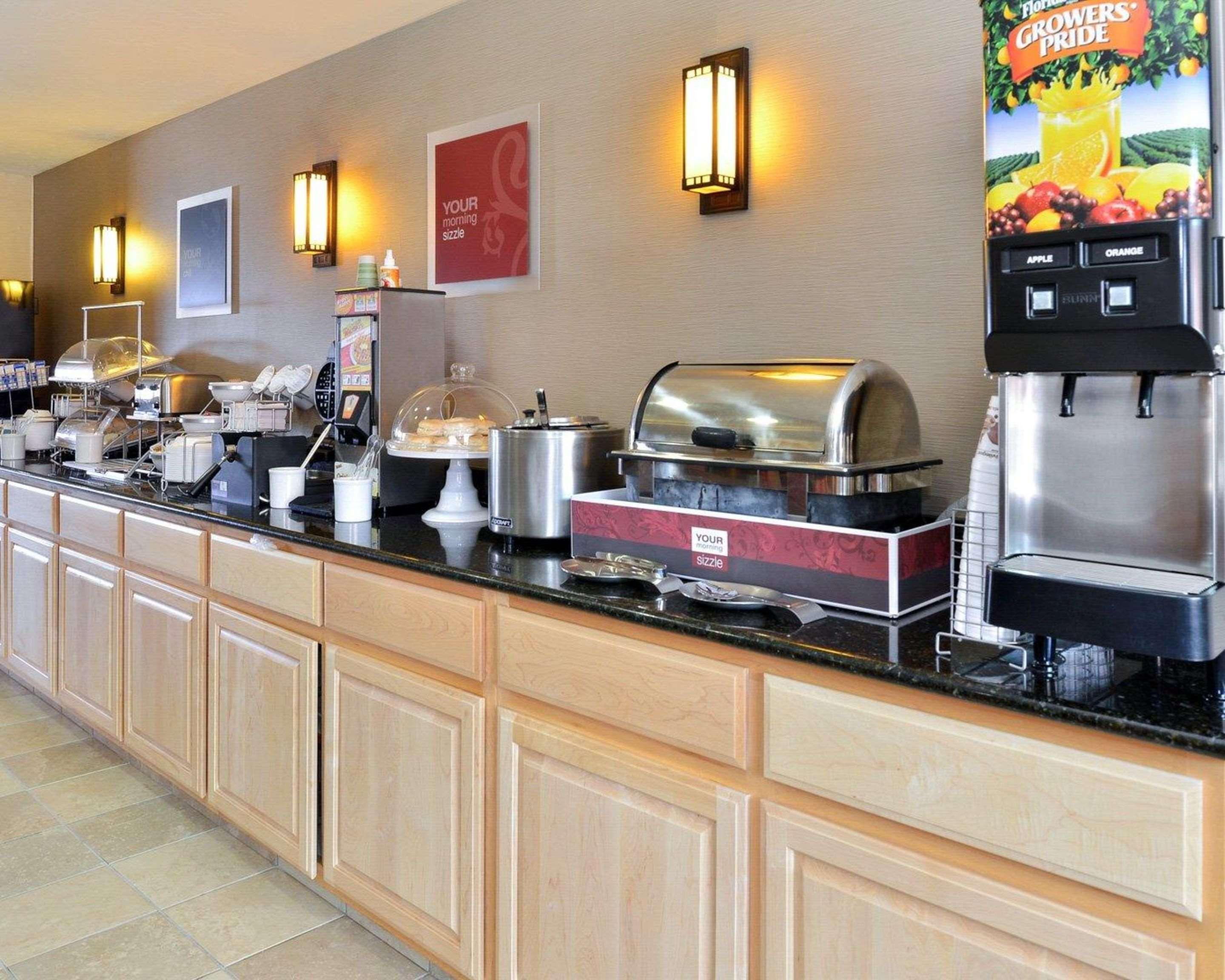 コンフォート イン エバンズヴィル キャスパー Evansville エクステリア 写真