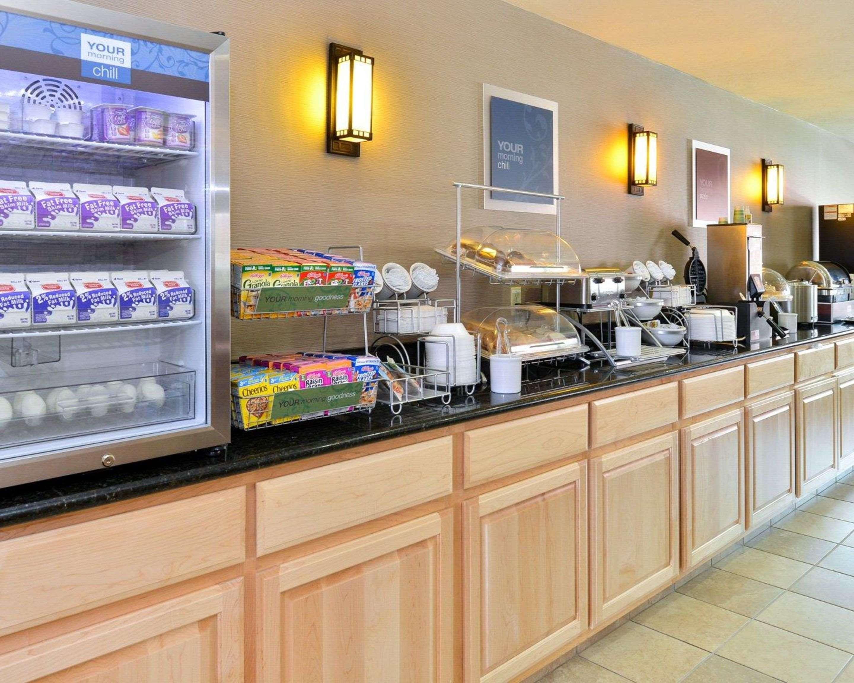 コンフォート イン エバンズヴィル キャスパー Evansville エクステリア 写真