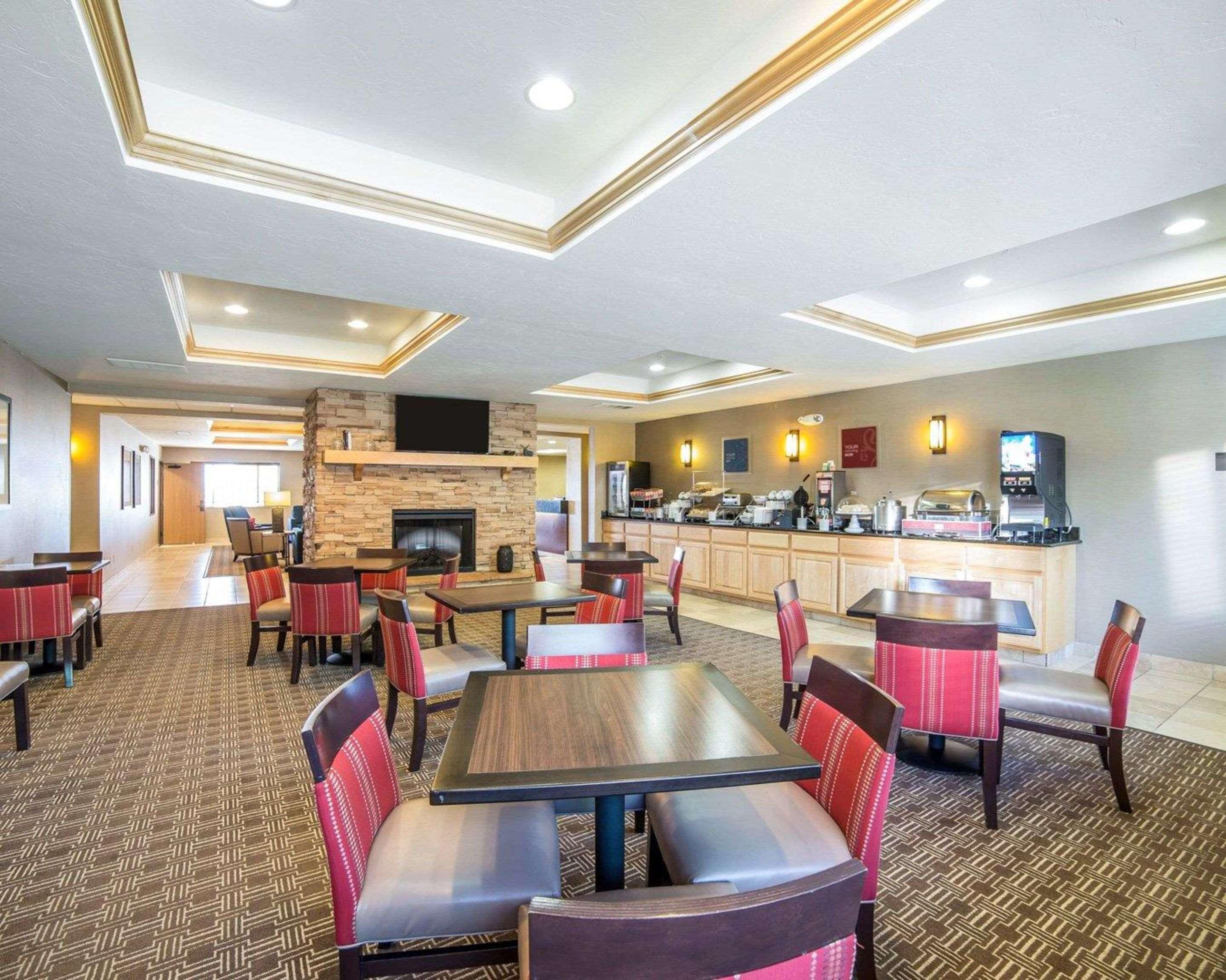 コンフォート イン エバンズヴィル キャスパー Evansville エクステリア 写真