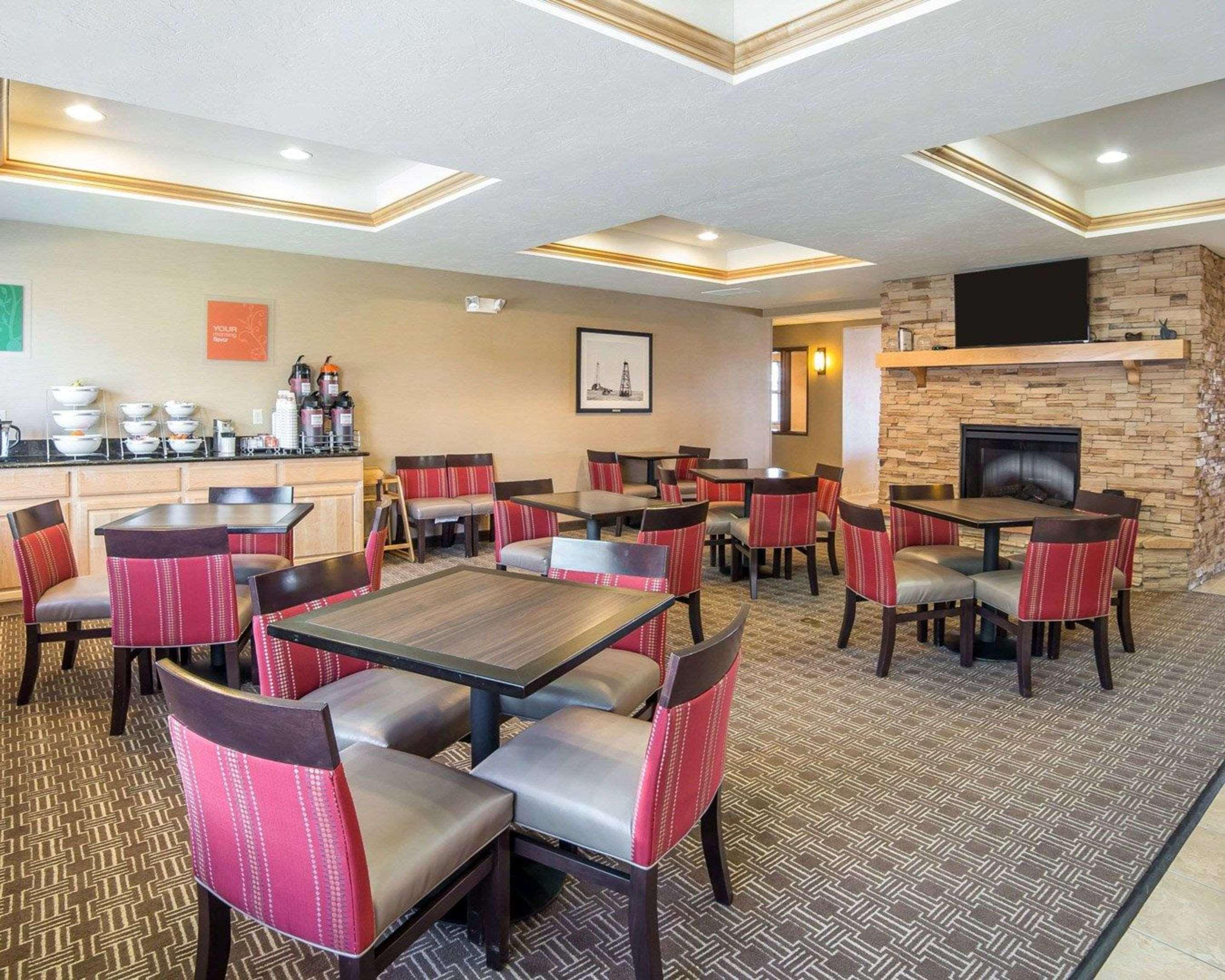 コンフォート イン エバンズヴィル キャスパー Evansville エクステリア 写真